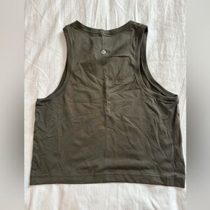 Lululemon cropped muscle tee in army green